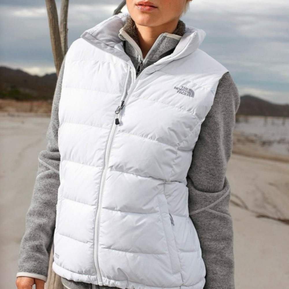 The North Face Aconcagua 550 goose down filled vest. 🤍